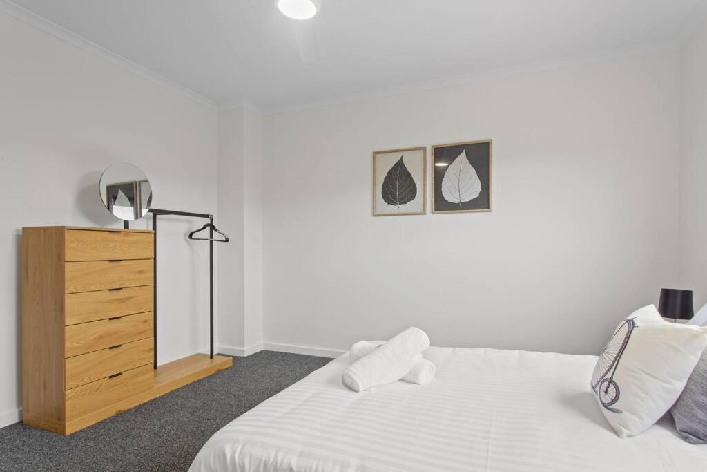 Waterfront Townhouse - Picturesque Marina Views Apartment Port Lincoln Exterior foto