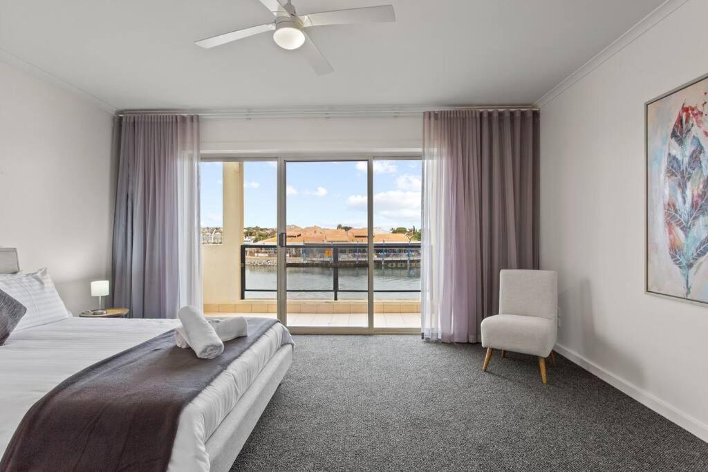 Waterfront Townhouse - Picturesque Marina Views Apartment Port Lincoln Exterior foto