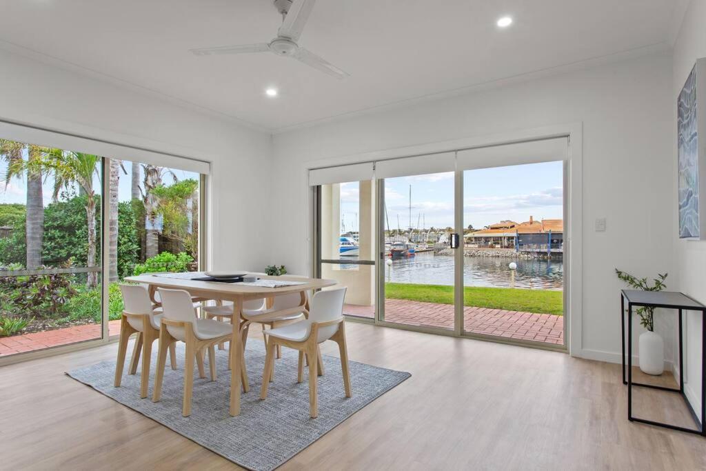 Waterfront Townhouse - Picturesque Marina Views Apartment Port Lincoln Exterior foto