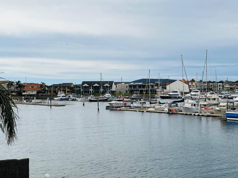 Waterfront Townhouse - Picturesque Marina Views Apartment Port Lincoln Exterior foto