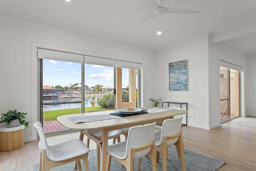 Waterfront Townhouse - Picturesque Marina Views Apartment Port Lincoln Exterior foto