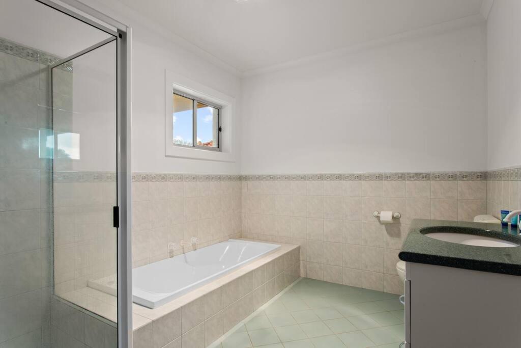 Waterfront Townhouse - Picturesque Marina Views Apartment Port Lincoln Exterior foto