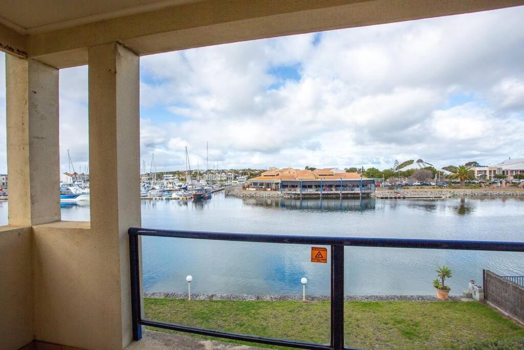 Waterfront Townhouse - Picturesque Marina Views Apartment Port Lincoln Exterior foto